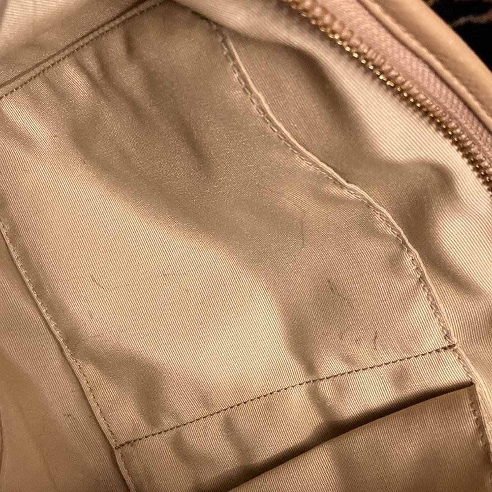 COACH CROSSBODY/SATCHEL. LIGHT TAN. BEIGE INTERIOR. Little ink marks/pocket. EUC - Picture 9 of 16